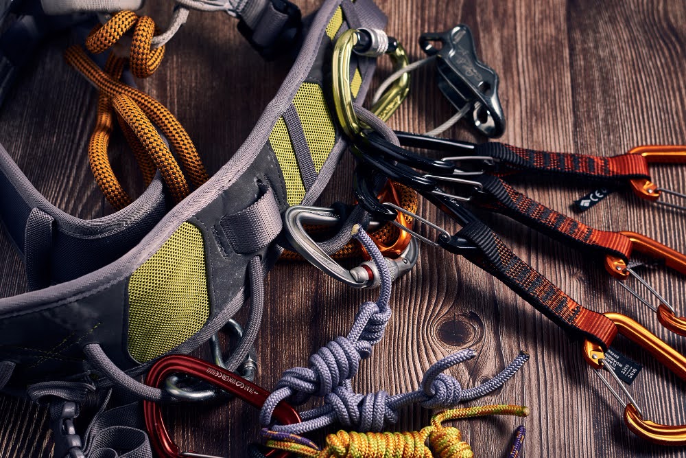 Safety harness sebagai alat keselamatan K3 saat bekerja di ketinggian