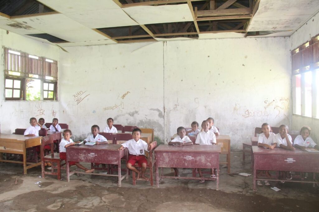 Ruangan kelas SD di Papua